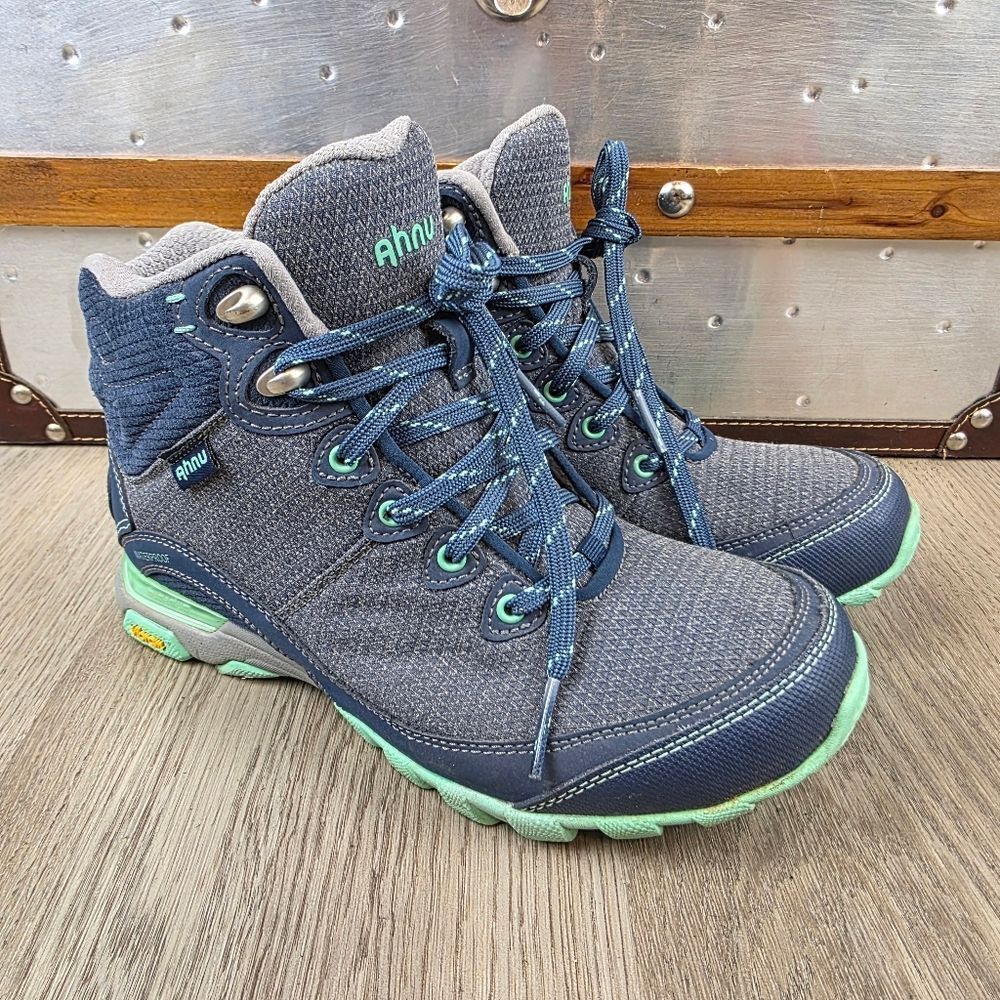 Ahnu Teva Sugarpine ll Waterproof Hiking Boots Size 7
